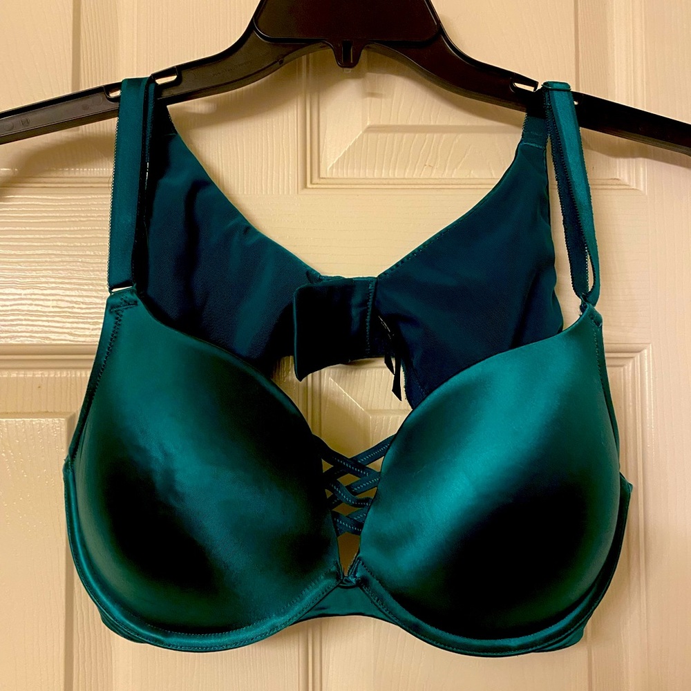 Torrid Satin Push Up Plunge Bra 40C EUC